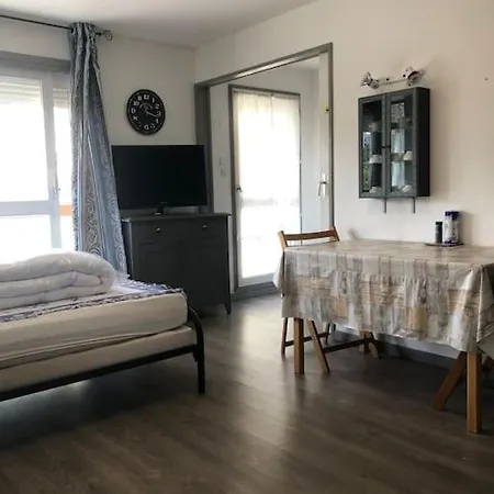 Appartement Studio Proche Avec Tennis